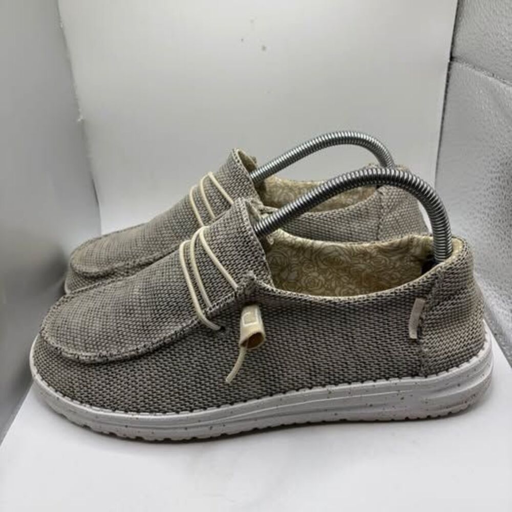 Women’s Hey Dude’s Size 9